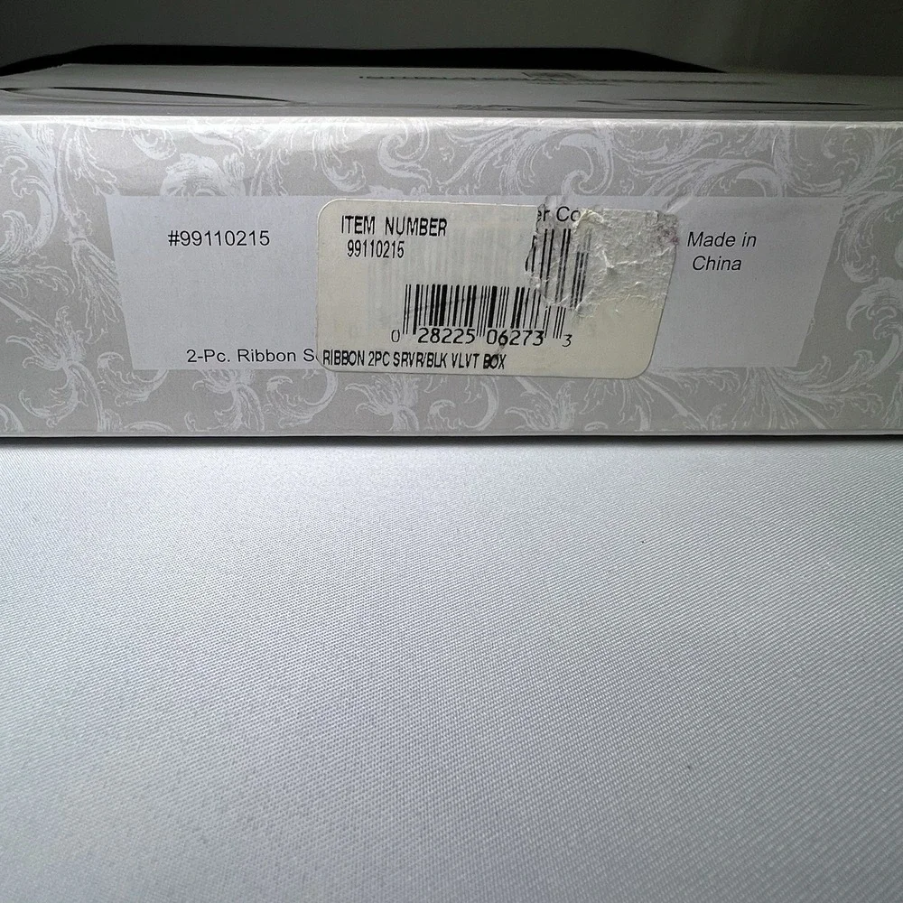 New‎ International Silver Company 2 Piece 10 1/4